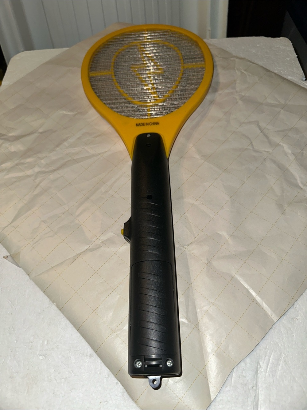 Electric Bug Zapper Racket - Picture 5 of 6